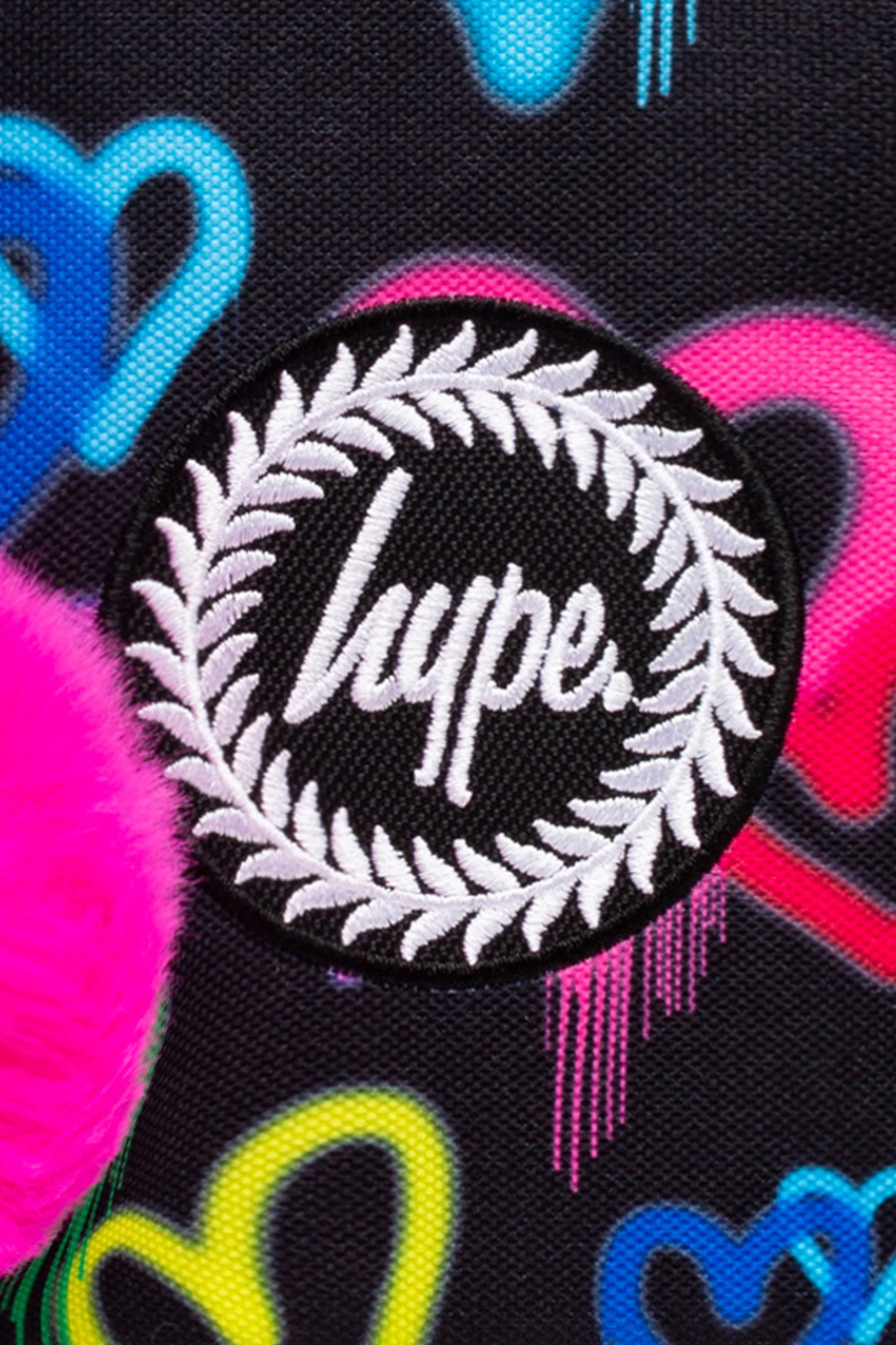 Hype Black Graffiti Heart Lunch Box - Image 4