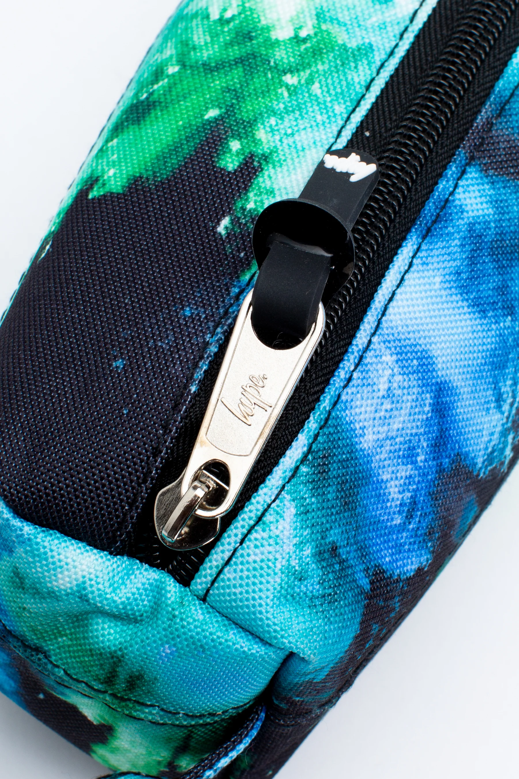 Hype Blue & Green Chalk Dust Pencil Case - Image 4
