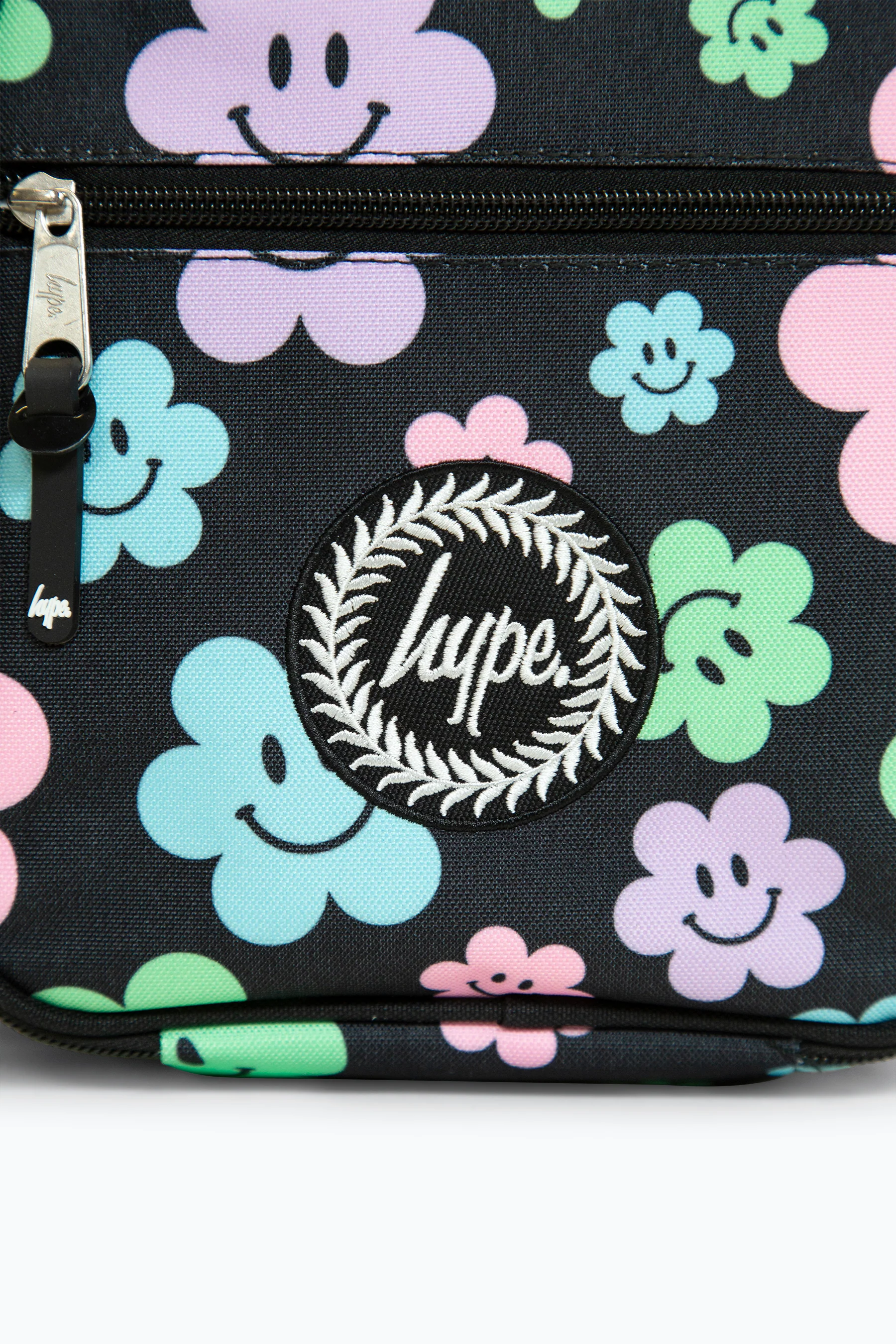 Hype Happy Flowers Lunch Bag - Image 5
